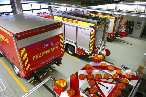 Fahrzeughalle 2 Neu.jpg